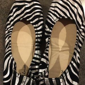 Storehouse flats Safari shine size 9